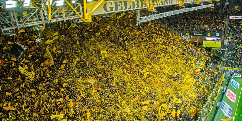 Chiêm ngưỡng bức tường vàng của BVB tại sân vận động chủ nhà